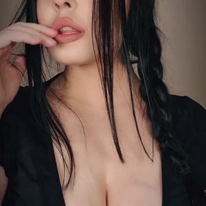 girlsupnorth.com LACEYLOOXXX livesex profile in busty cams