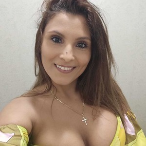 girlsupnorth.com Hotpieee livesex profile in leather cams