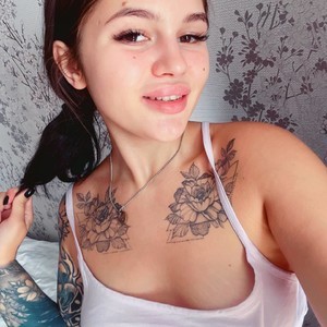 mary__cherry's MyFreeCams show and profile