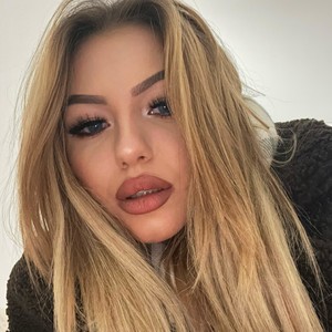 chat cam to cam DaisyRose 