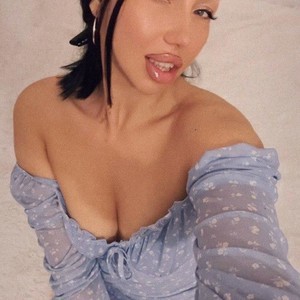 stripchat AishaaLee webcam profile pic via sleekcams.com