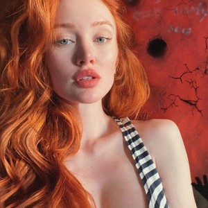 elivecams.com CuteeBambi livesex profile in redhead cams