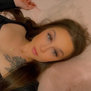 girlsupnorth.com Fuchsialove livesex profile in french cams