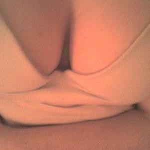 girlsupnorth.com x_bi_dani_x livesex profile in curvy cams