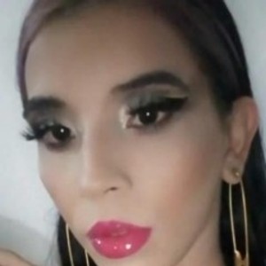 girlsupnorth.com ravennnnn livesex profile in curvy cams