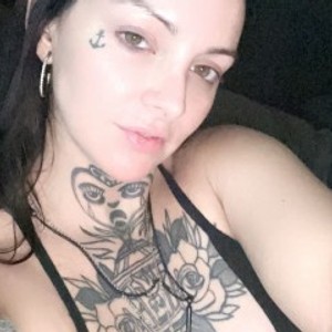 pornos.live stuckinmyweb livesex profile in tattoos cams