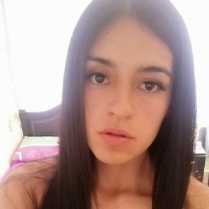 girlsupnorth.com SophieDevin livesex profile in blowjob cams