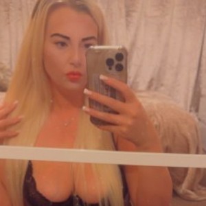 sexcityguide.com DeliciousCurvyDixi livesex profile in leather cams