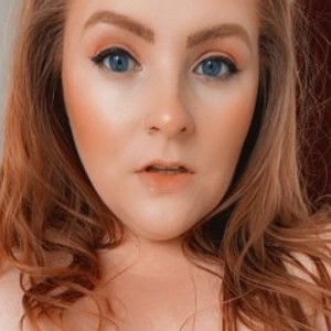 KarolineKloud webcam profile