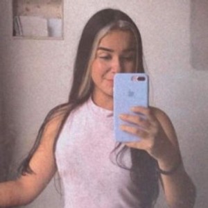 girlsupnorth.com Sophiie18 livesex profile in young cams