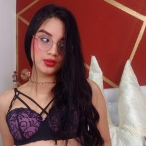 girlsupnorth.com estrellatheek livesex profile in curvy cams
