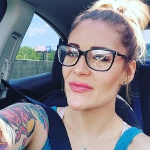 pornos.live Hollytattoo livesex profile in to cams