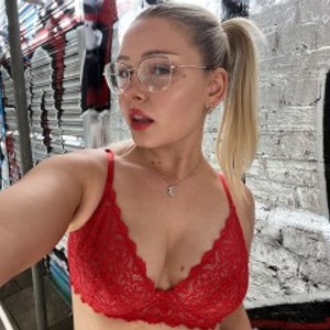 elivecams.com itslikedaisy livesex profile in topless cams