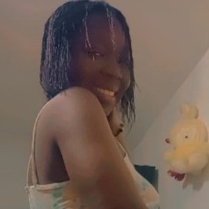 SharaQueen webcam livesex profile on glamcambabes.com