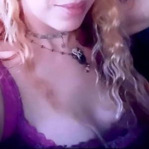 free6cams.com ApricotPlumb livesex profile in femdom cams