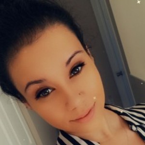 Submissivehotwifexo webcam profile