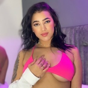 girlsupnorth.com DanielaaJones livesex profile in bdsm cams