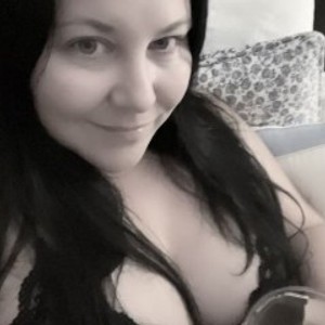 pornos.live BigBootieHoney livesex profile in femdom cams
