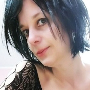 girlsupnorth.com SweetLongLips livesex profile in squirt cams