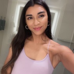 elivecams.com PocahontasNextDoor livesex profile in shy cams