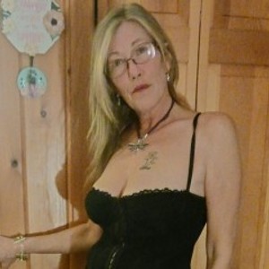 livesex.fan WillowCrane livesex profile in massage cams