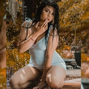 girlsupnorth.com ArielSquirtXXX livesex profile in petite cams