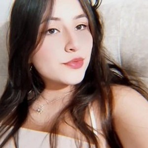 onaircams.com Daraah livesex profile in mom cams