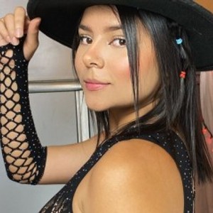 streamate OrianaGuzman18 webcam profile pic via elivecams.com