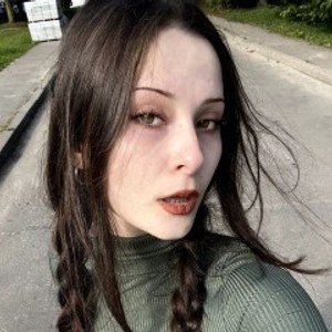 livesex.fan MaleficentFriendlyy livesex profile in mom cams