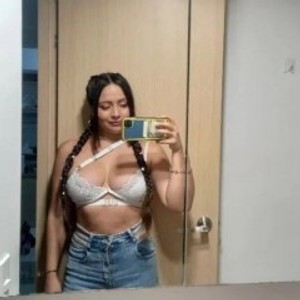 livesex.fan estrellaCute livesex profile in me cams