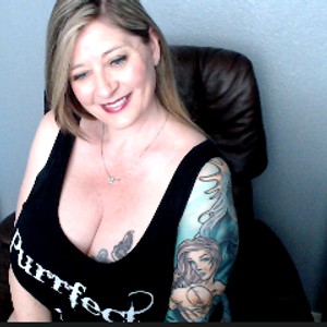 InkednCurvyBecky profile pic from Jerkmate