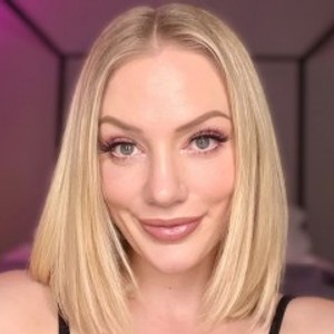 girlsupnorth.com QuinnHart livesex profile in fetish cams