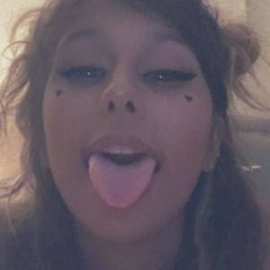 Cam Girl Loveycherry22