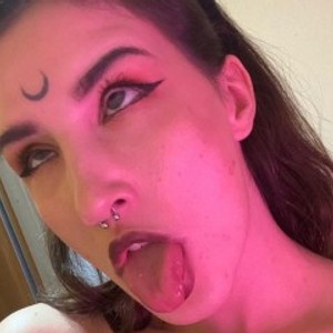 Cam Girl Mmm_BB