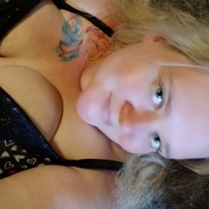 Cam Girl CurvyCanadianVixen