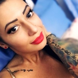 IsaLovee webcam girl live sex