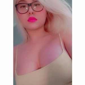 Cam Girl MiaQueen80