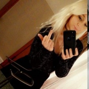 Prettytattedblondie profile pic from Jerkmate