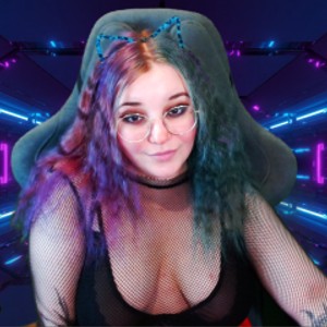 Cam Girl Kira_Gamer