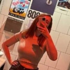 girlsupnorth.com IzzySmith livesex profile in Teen cams