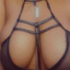 girlsupnorth.com TheeNixsy livesex profile in big clit cams