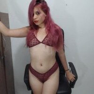 free6cams.com Everly28 livesex profile in beautiful cams