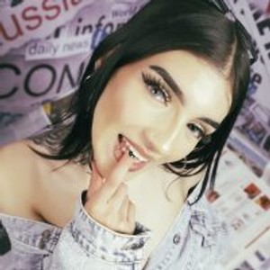 sexcityguide.com Cat_queen livesex profile in piercing cams