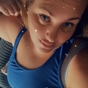 Ellie_143 webcam profile - British