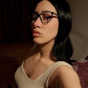 JasmineLien webcam profile - Romanian