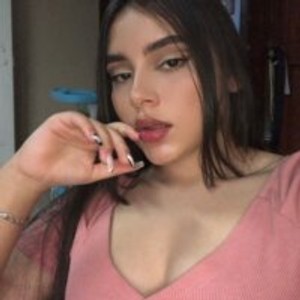 livesex.fan laura_saenz livesex profile in public cams