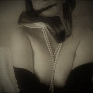 netcams24.com MadameHeyde livesex profile in big tits cams