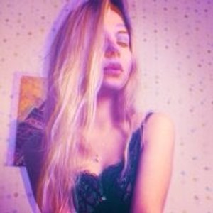 watchgirlcam.com X__Molly_X livesex profile in lovense cams