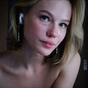 girlsupnorth.com _Stefanie_Monroe_ livesex profile in hairy cams