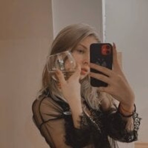 sexcityguide.com amelia_alistor livesex profile in humiliation cams